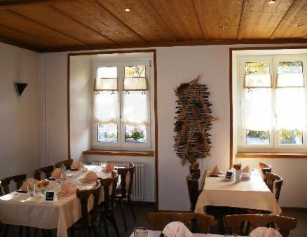Chez Gilles Resto Bar Sa Hotel La Chaux De Fonds
